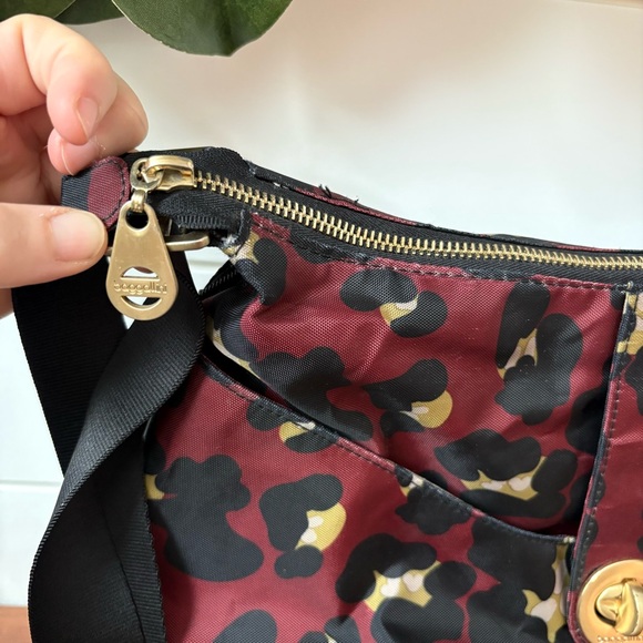 Baggallini Helsinki Scarlett Crossbody Bag Purse Camo Animal Print Nylon Gold - Picture 4 of 13
